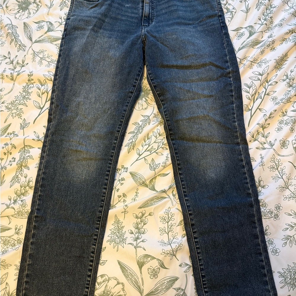 Levi’s 724 High Rise Straight Jeans